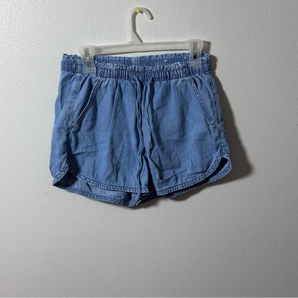 American Eagle Women Chambray Denim Elastic Waist Shorts size Small. - Picture 1 of 8